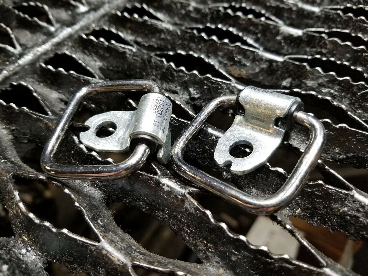 06 07 08 09 10 BMW 650i E63 Cargo Hook 2pcs OEM