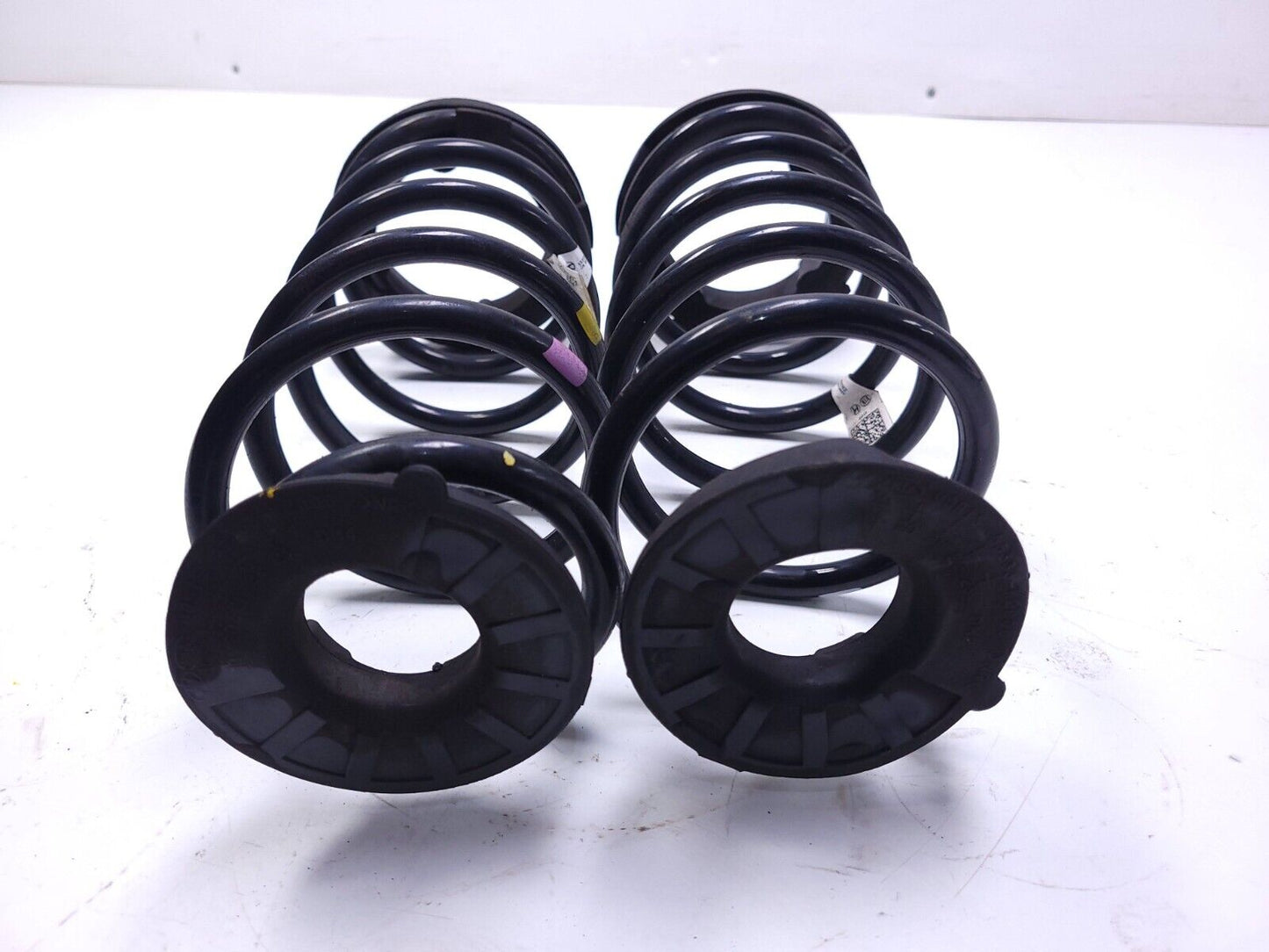 20 21 22 Hyundai Venue Rear Coil Spring Pair OEM