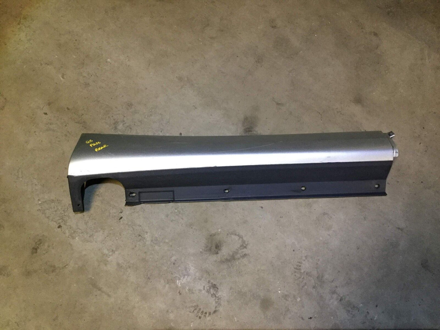 99 00 01 02 03 04 05 Lexus GS300 Rear Right Pass Rocker Panel Molding Trim OEM
