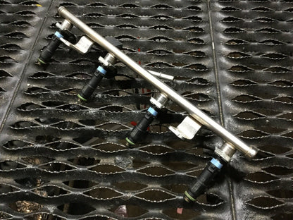 15 16 17 Chrysler 200 Fuel Rail W/ Injector OEM