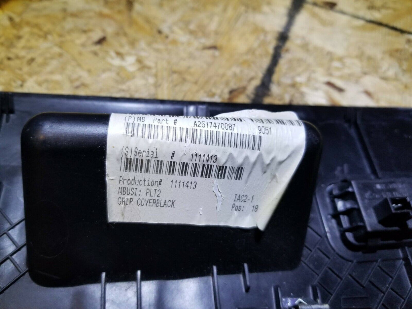 07 08 09 10 Mercedes-benz R350 Rear Trunk Lid Trim Panel Cover OEM