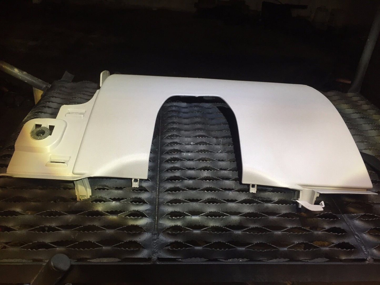 05 06 07 08 09 10 11 Volvo S40 Driver Lower Dash Cover Knee Guard 30722495 OEM