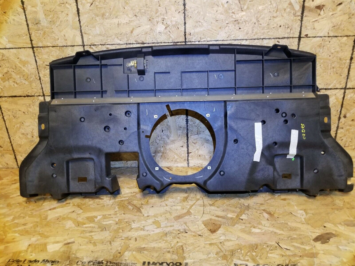 06 07 08 09 10 11 Cadillac DTS Rear Decklid Parcel Shelf Frame Bracket OEM