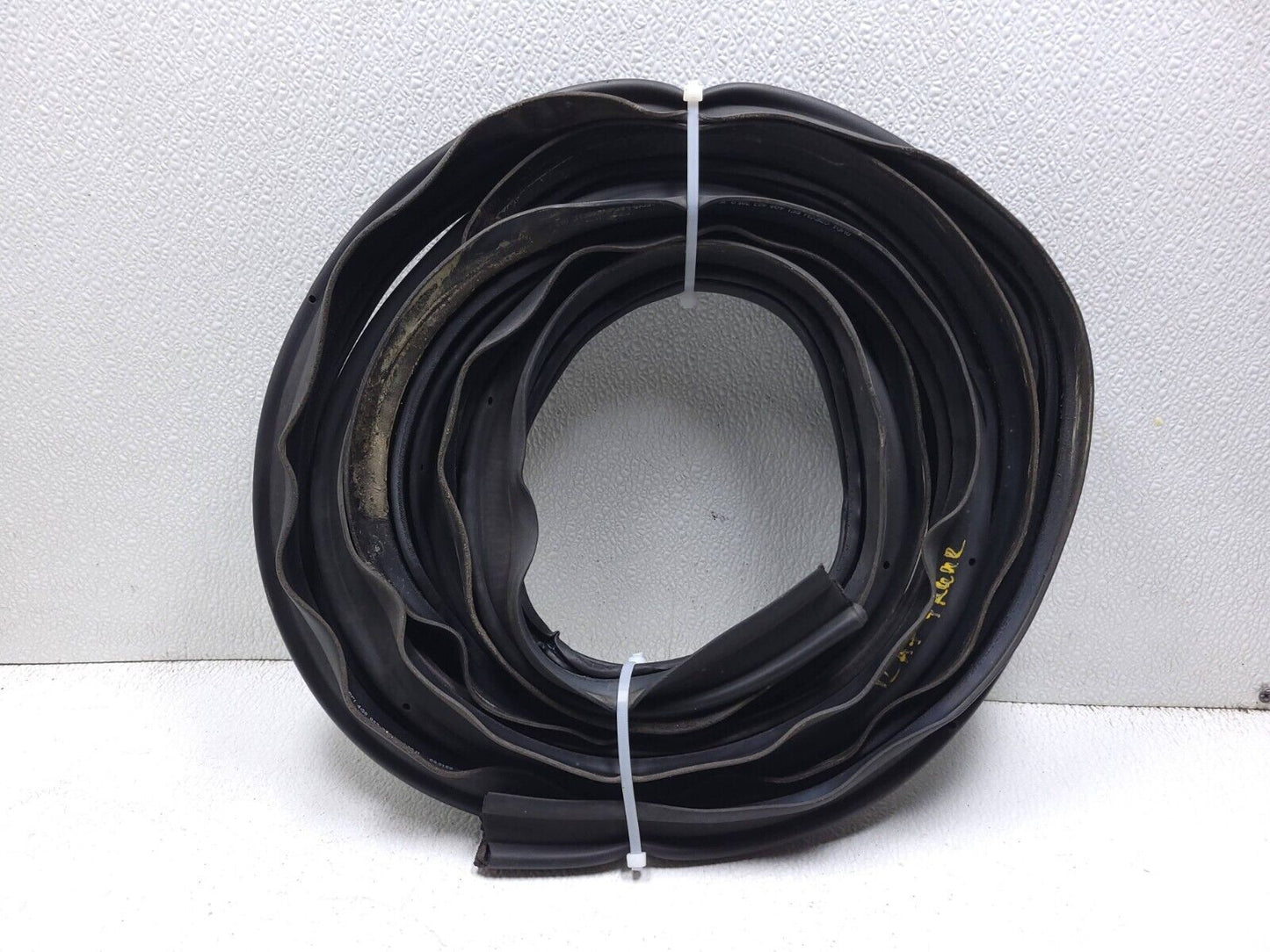 12 13 14 15 16 17 Audi A7 Trunk Weatherstrip Seal Rear OEM