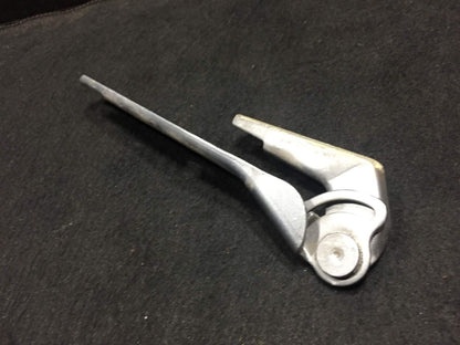 02 03 04 05 Volkswagen Passat Hood Hinge / Left Driver Side OEM D23