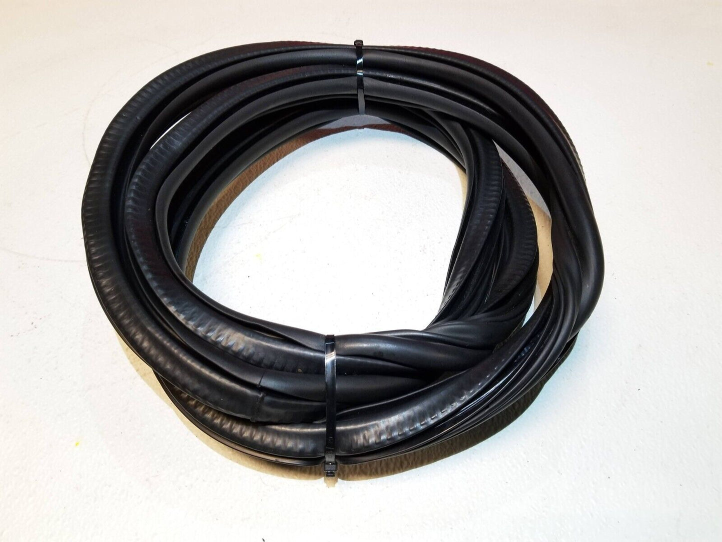 12 13 14 15 Audi A6 Front Right Passenger Door Weatherstrip Seal OEM