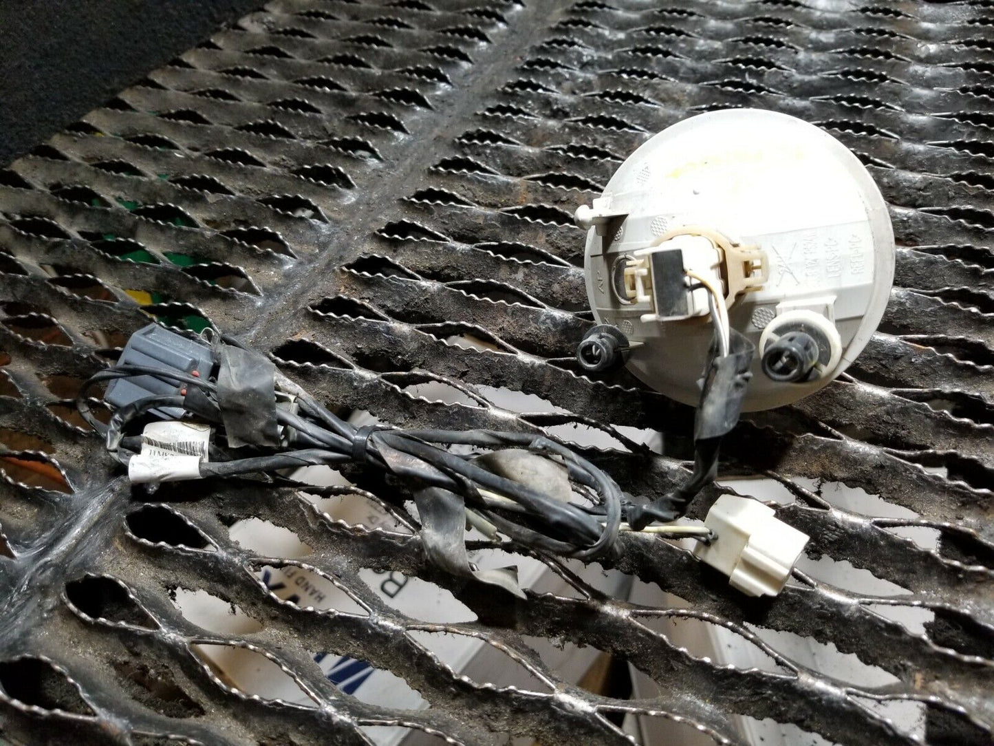 12 13 14 15 16 Jeep Patriot Front Right Pass Side Fog Light Lamp OEM 54k Miles