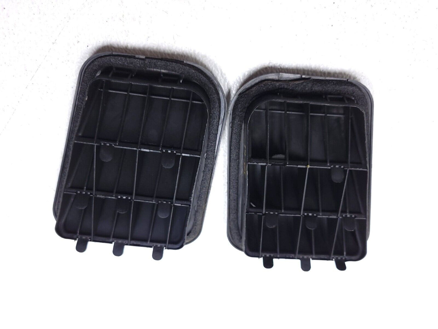 14 15 16 17 Hyundai Elantra Gt Quarter Panel Air Pressure Vent Grille Pair OEM