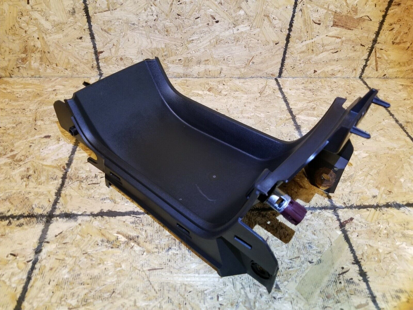 17 18 19 20 Cadillac Xt5 Center Console Storage Tray W/ Lighter OEM 34k