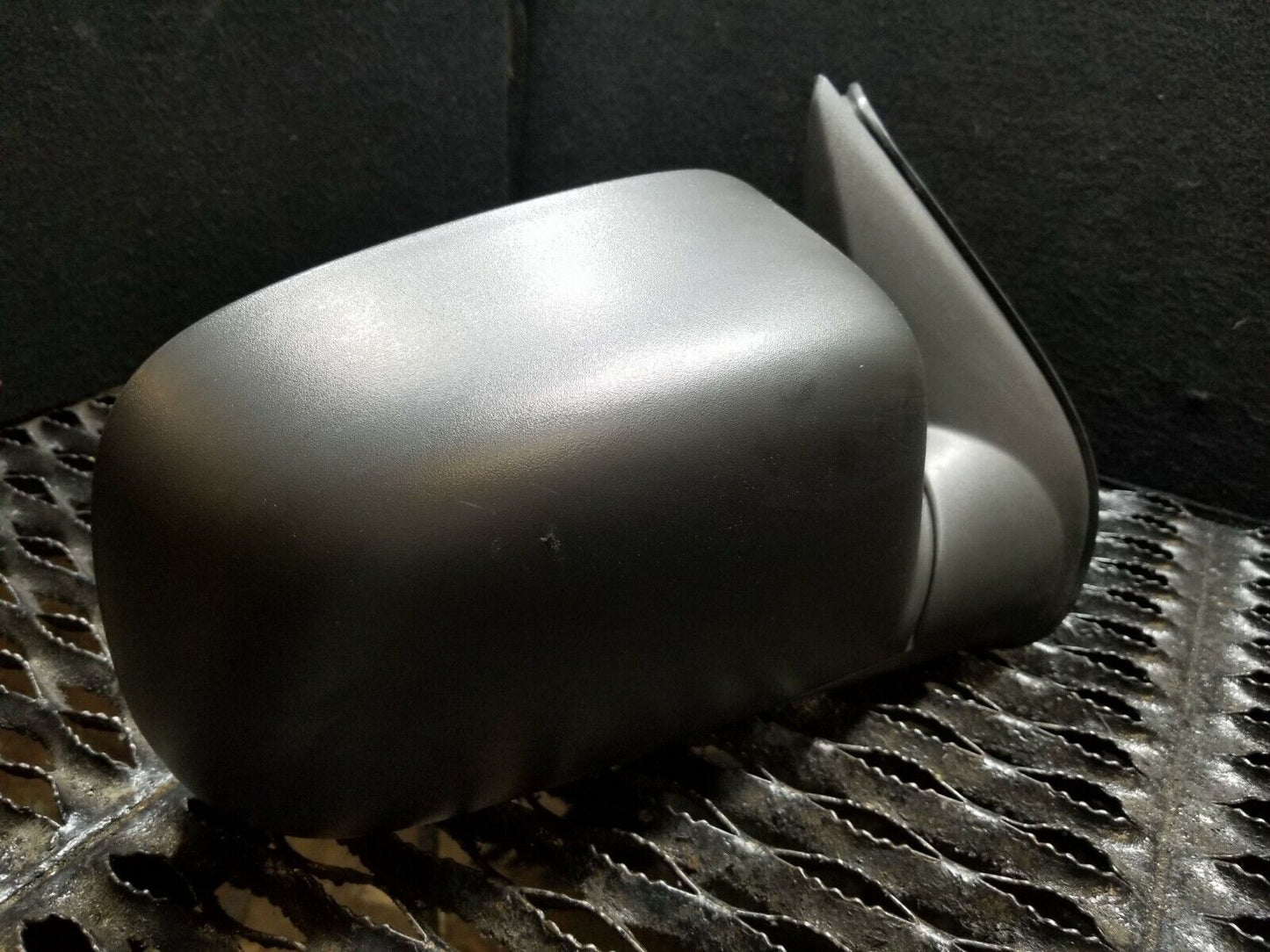 04 2004 Chevrolet Colorado Passenger Right Door Side View Mirror OEM #115