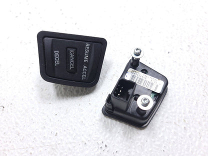 2006 - 2010 Jeep Grand Cherokee Steering Wheel Control Switch Pair OEM