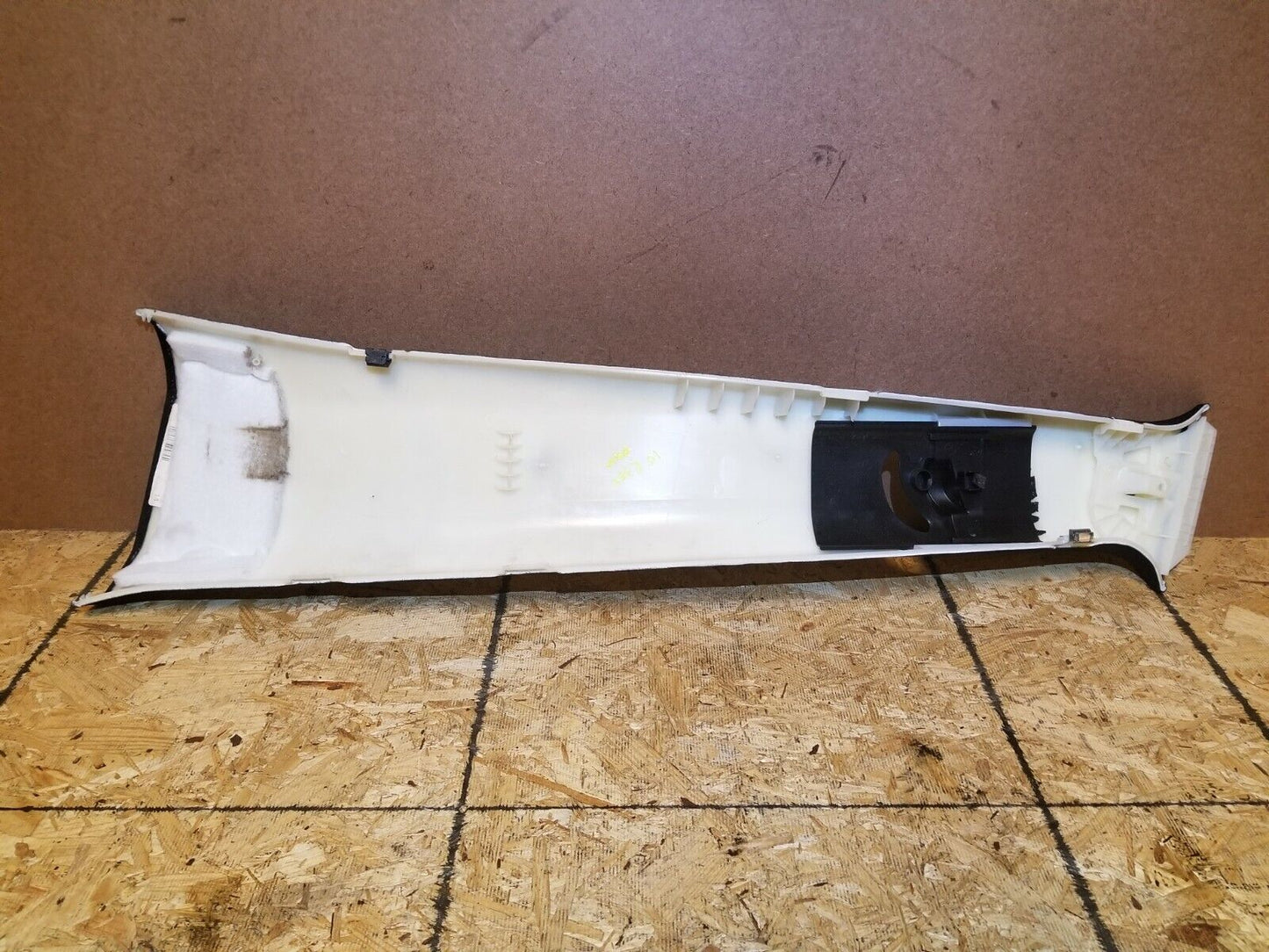 07 08 09 10 Mercedes R350 Right Pass Side B Pillar Upper Trim Cover OEM