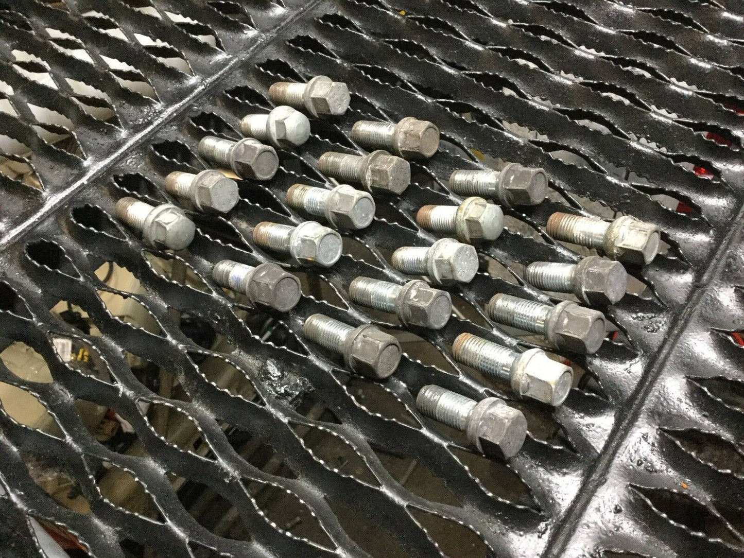 03 04 05 06 Audi A8 L Wheel Lug Nut OEM 20pcs