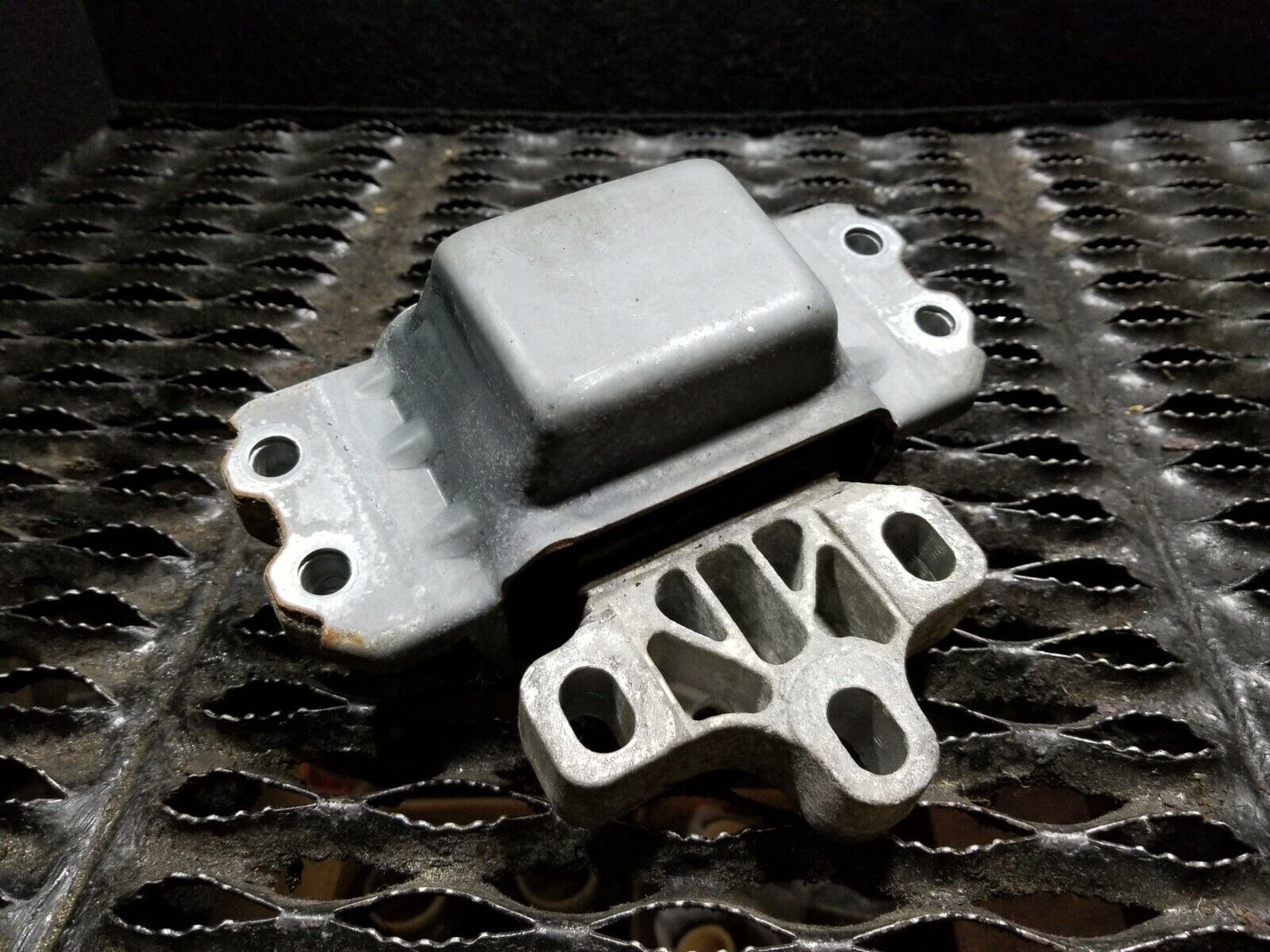 10 11 12 13 14 VW Golf GTI 2dr Engine Transmission Mount Left Driver Side OEM