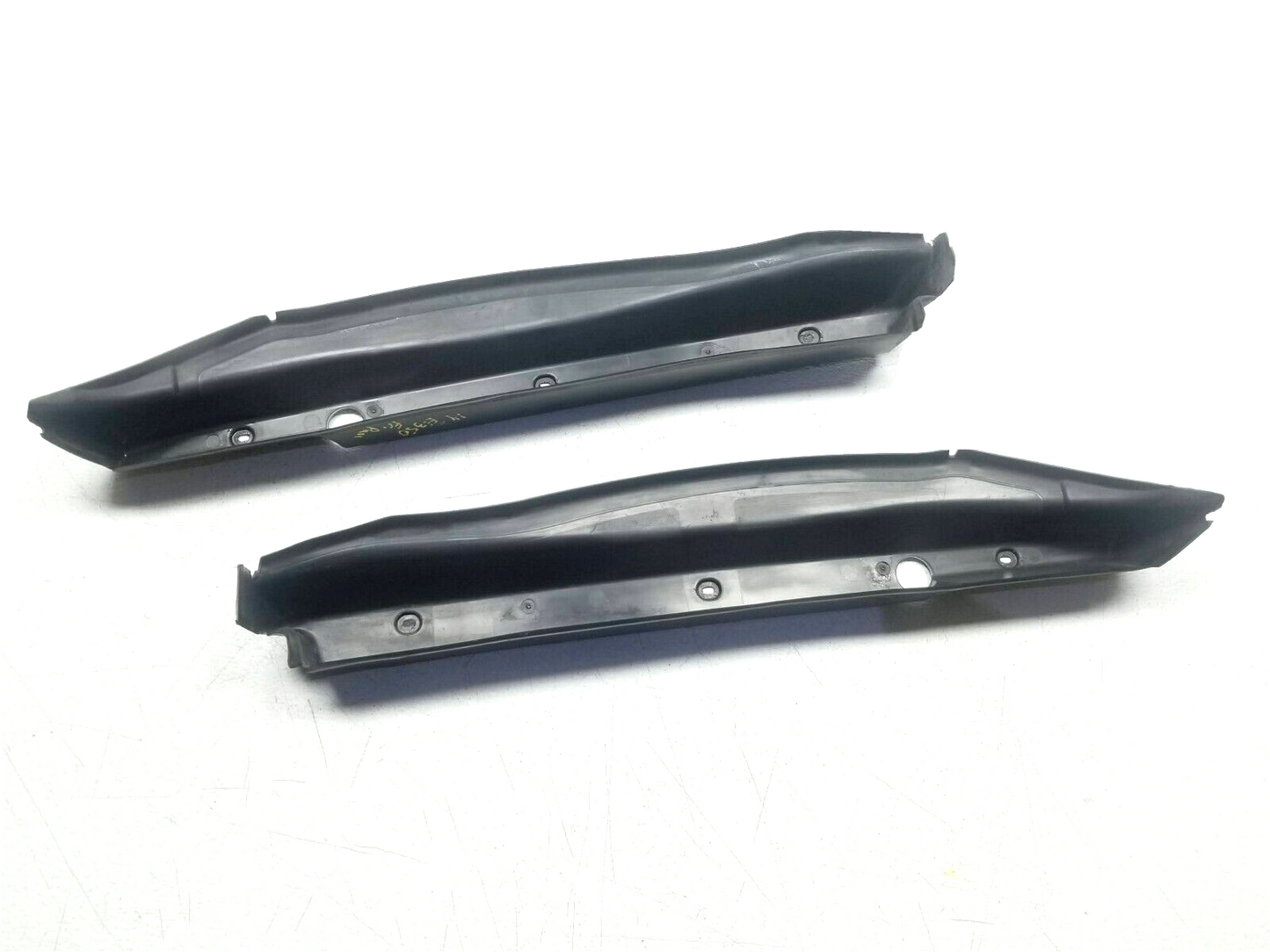 2011 - 2015 Mercedes E350 W212 Front Fender Rearward Seal Cover Panel 2pcs OEM