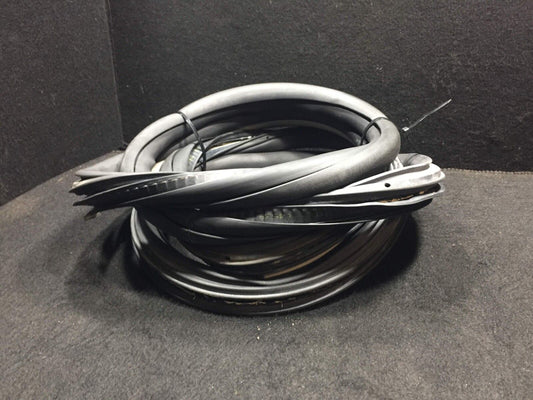 02 03 04 05 Volkswagen Passat Rear Left Driver Side Weatherstrip Seal OEM D23