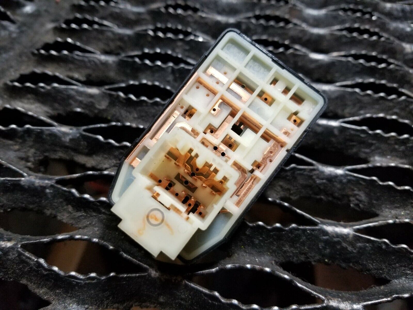 10 11 12 13 14 Hyundai Sonata Power Side View Mirror Switch OEM 55k