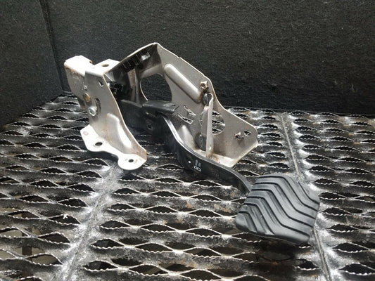 16 17 18 19 Nissan Rogue Brake Pedal OEM