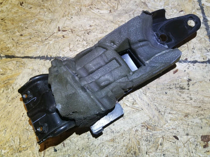 07 08 09 10 Mercedes R350 Left Driver Front Strut Tower Bracket Support OEM