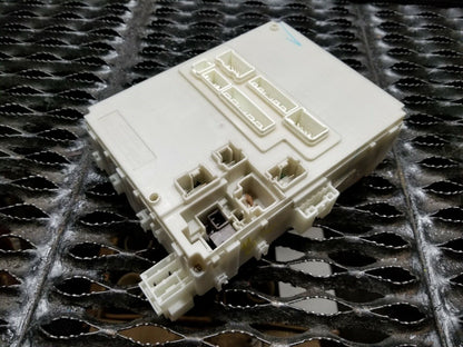 11 12 13 14 15 16 Honda Cr-z Fuse Relay Box  OEM 82k
