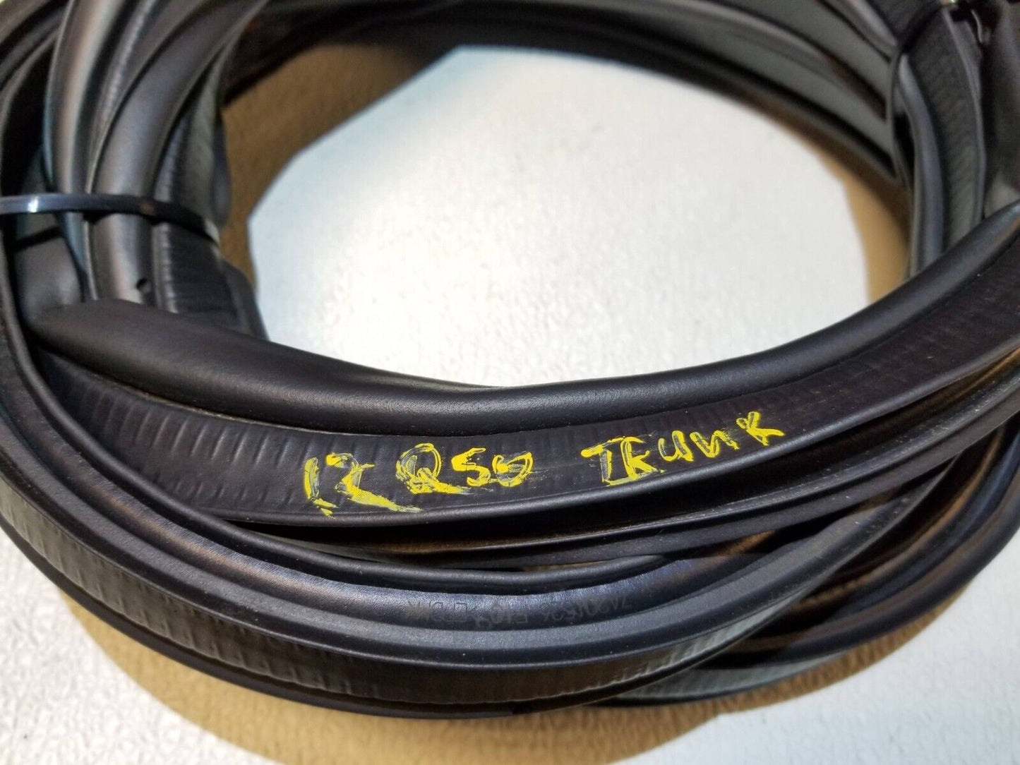 15 16 17 18 19 Infiniti Q50 Trunk Lid Wheatherstrip Seal OEM