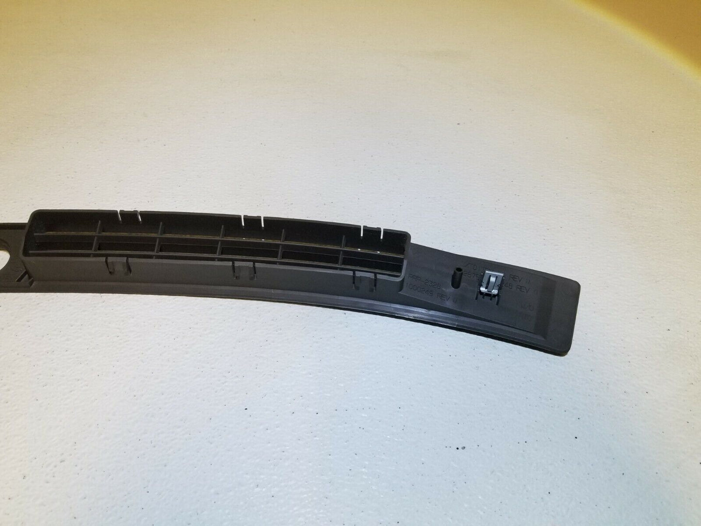 07 08 09 10 Chrysler Sebring Dash Upper Defroster Vent Grille OEM