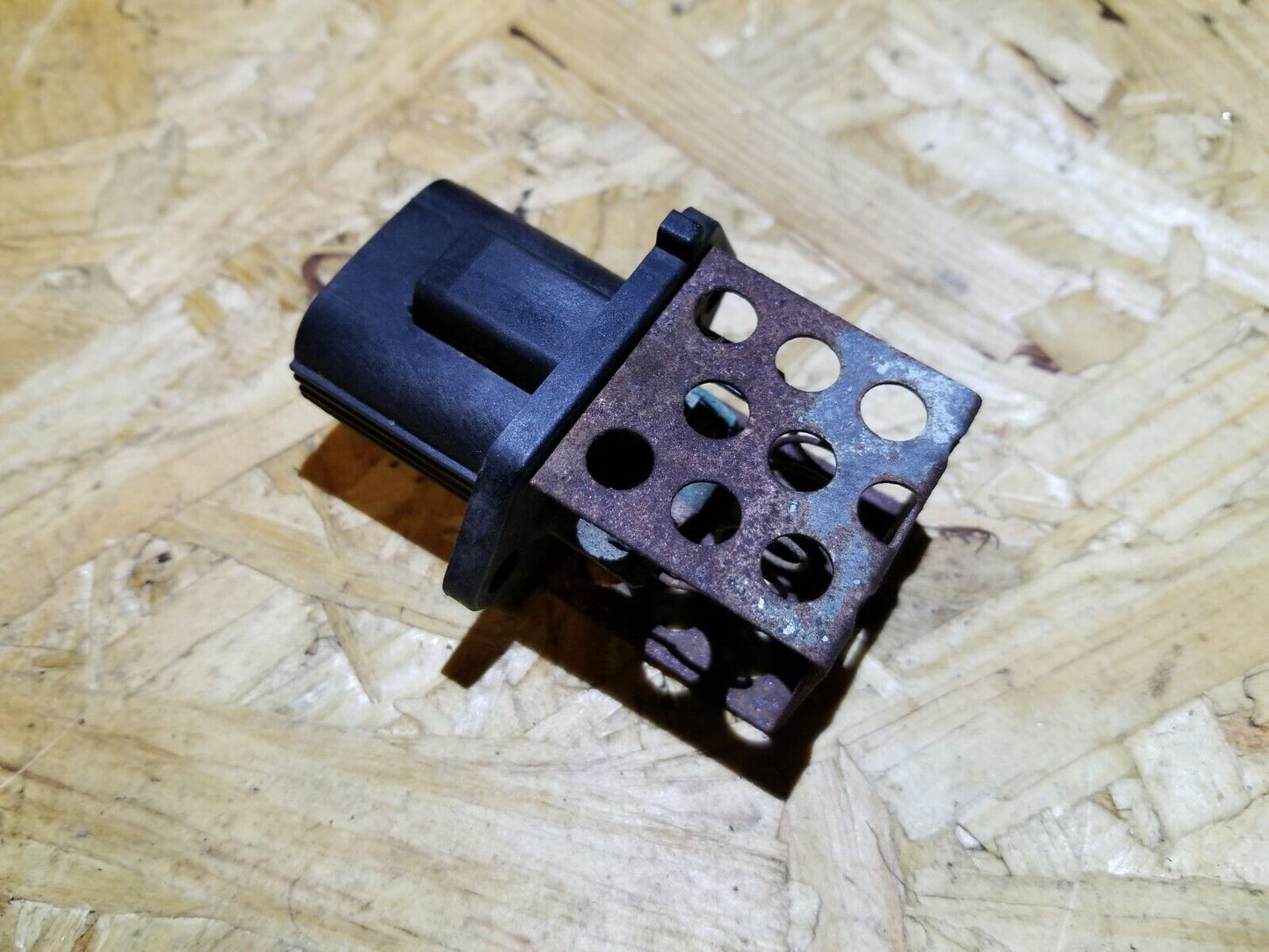 15 16 17 Chevrolet Equinox Radiator Cooling Fan Resistor OEM 24k