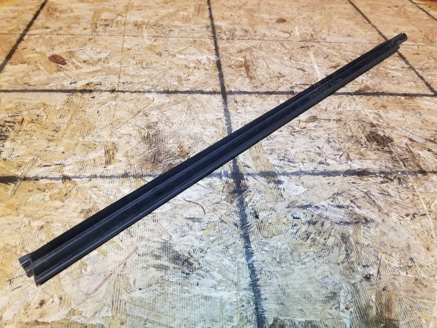 11 12 13 14 Dodge Avenger Front Right Pass Door Window Seal Belt Molding OEM