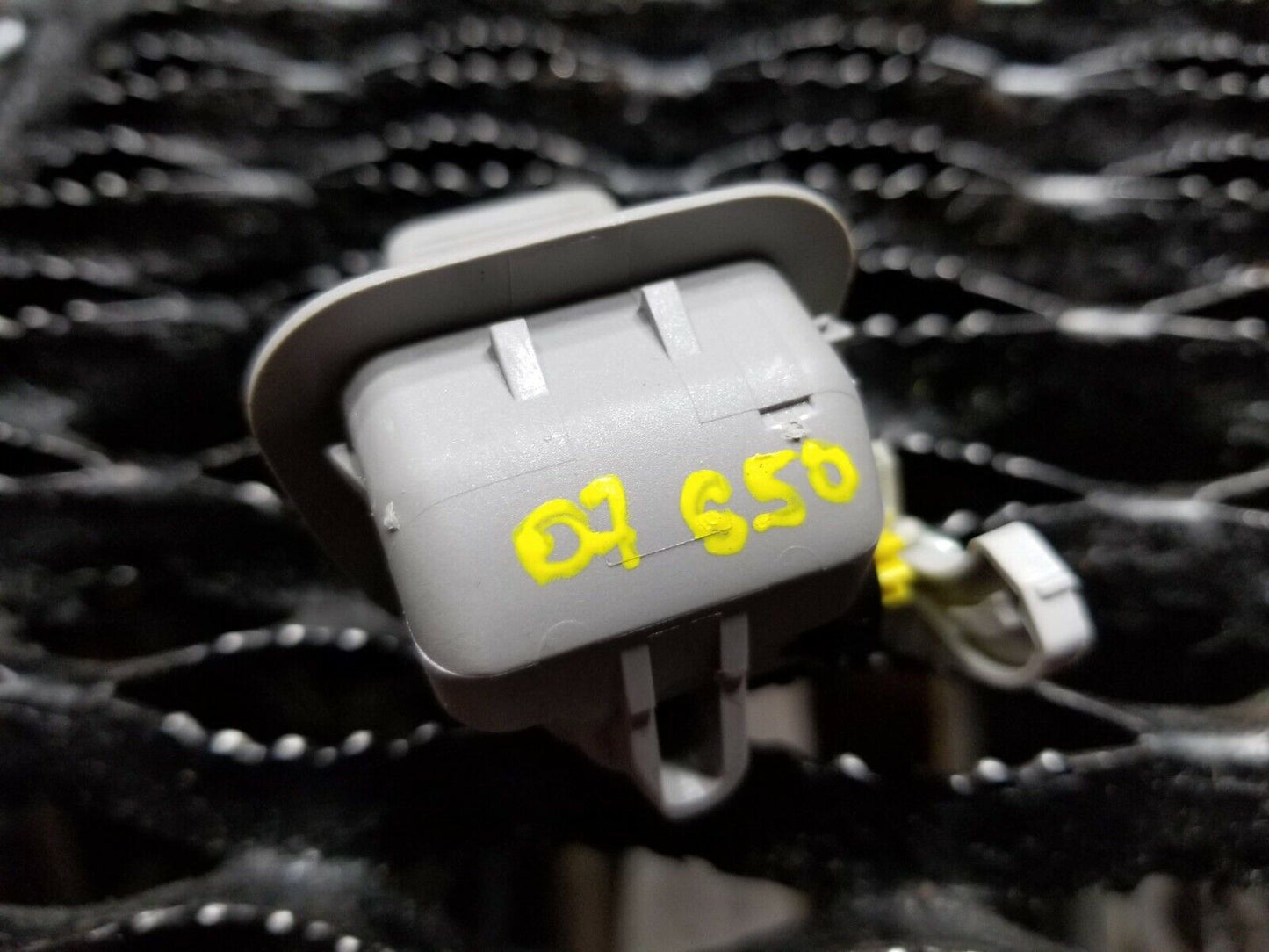 06 07 08 09 10 BMW 650i E63  Rear Roof Coat Hanger Clip Hook 2pcs OEM