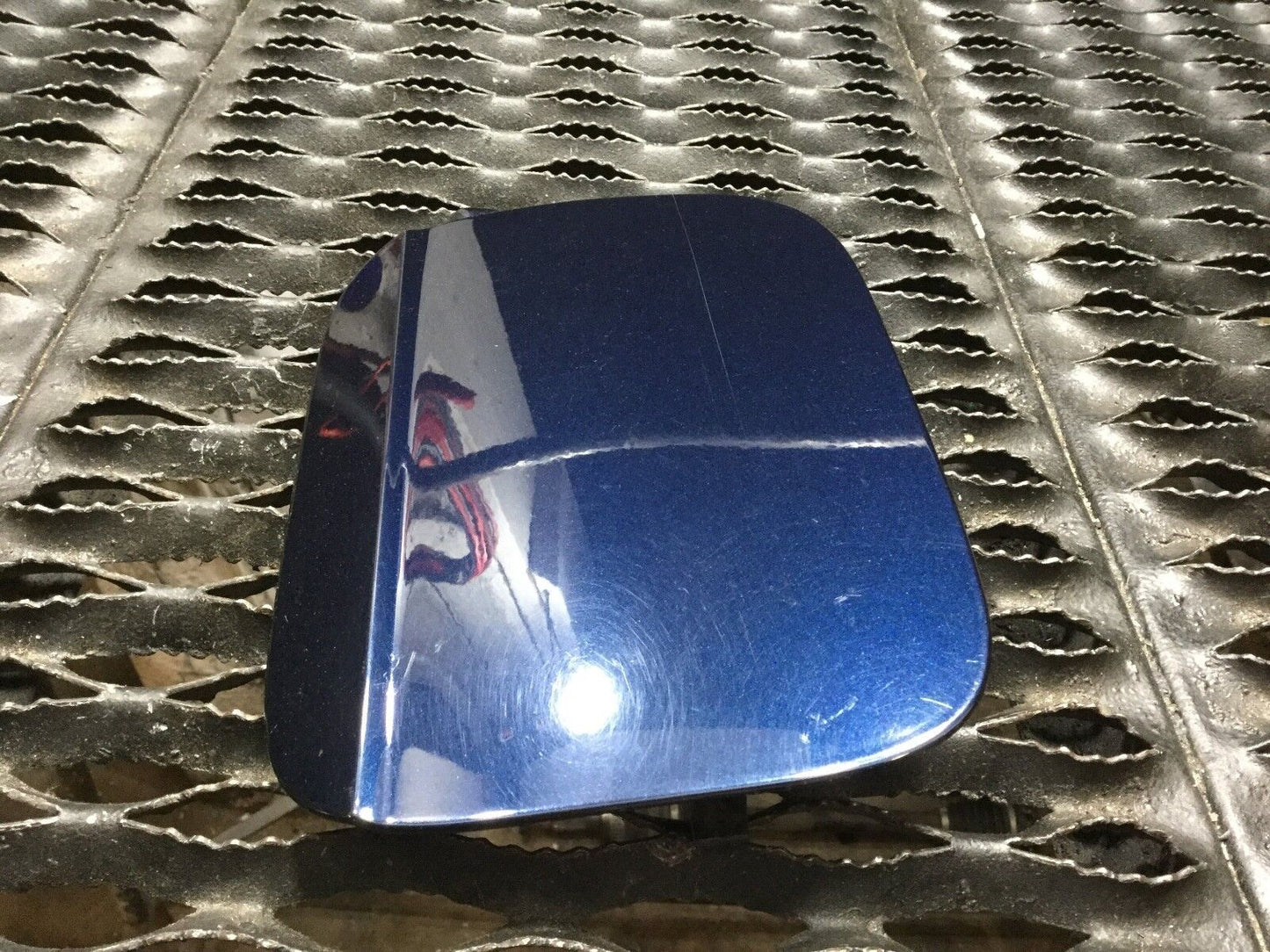 05 06 07 08 Audi A4 B7 Fuel Filler Door Lid OEM