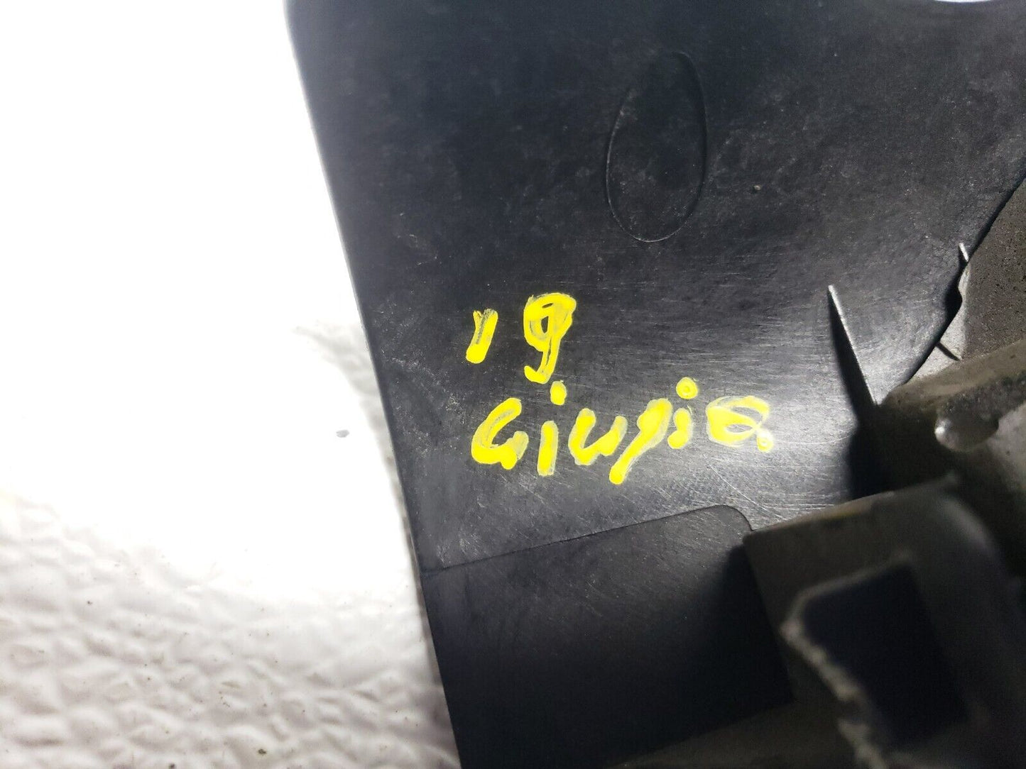 17 18 19 Alfa Romeo Giulia 2.0l Engine Motor Cover Trim OEM 21k