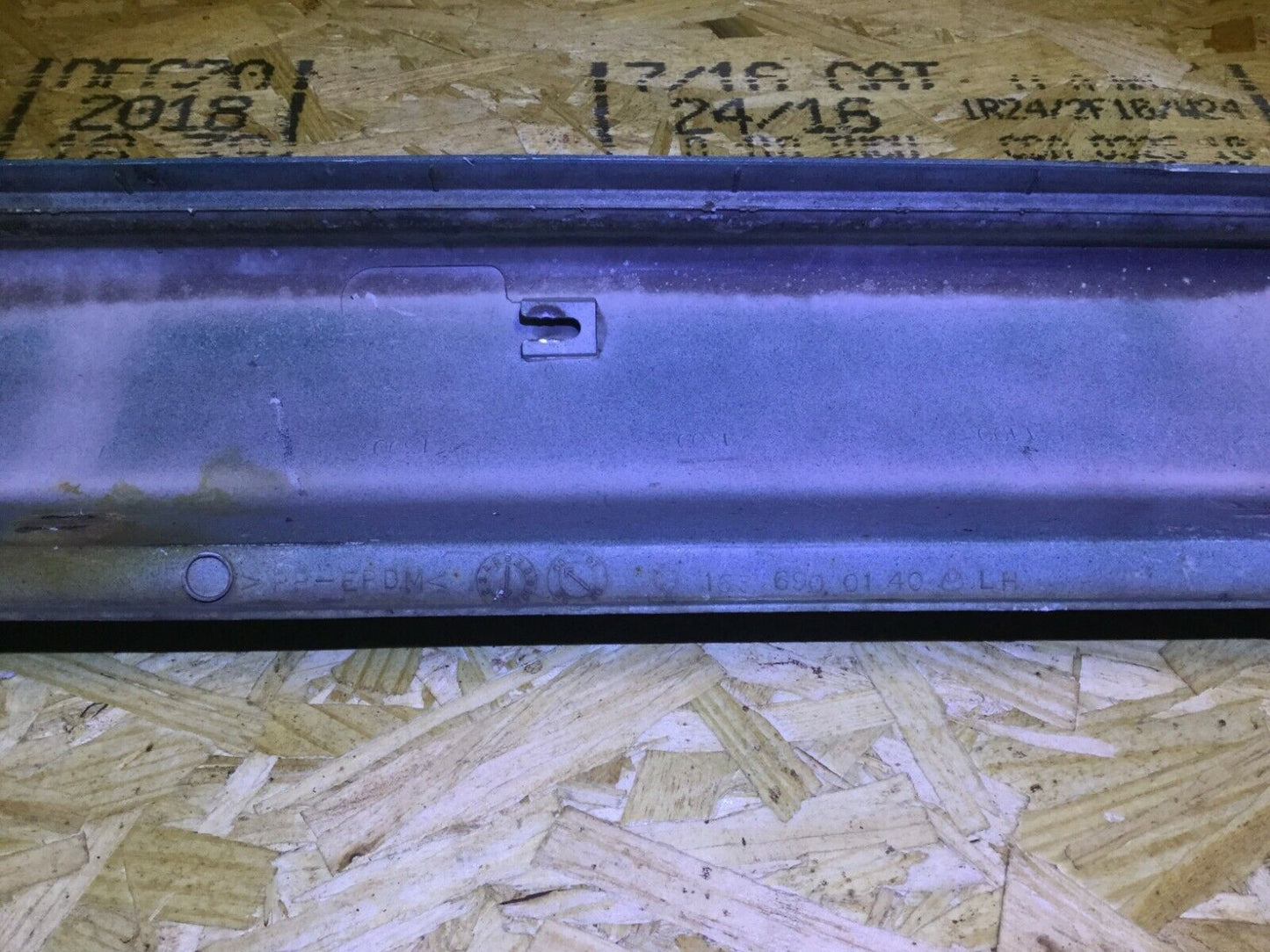 99 00 01 02 03 Mercedes W163 Ml320 Rocker Panel Skirt Molding Driver Side OEM