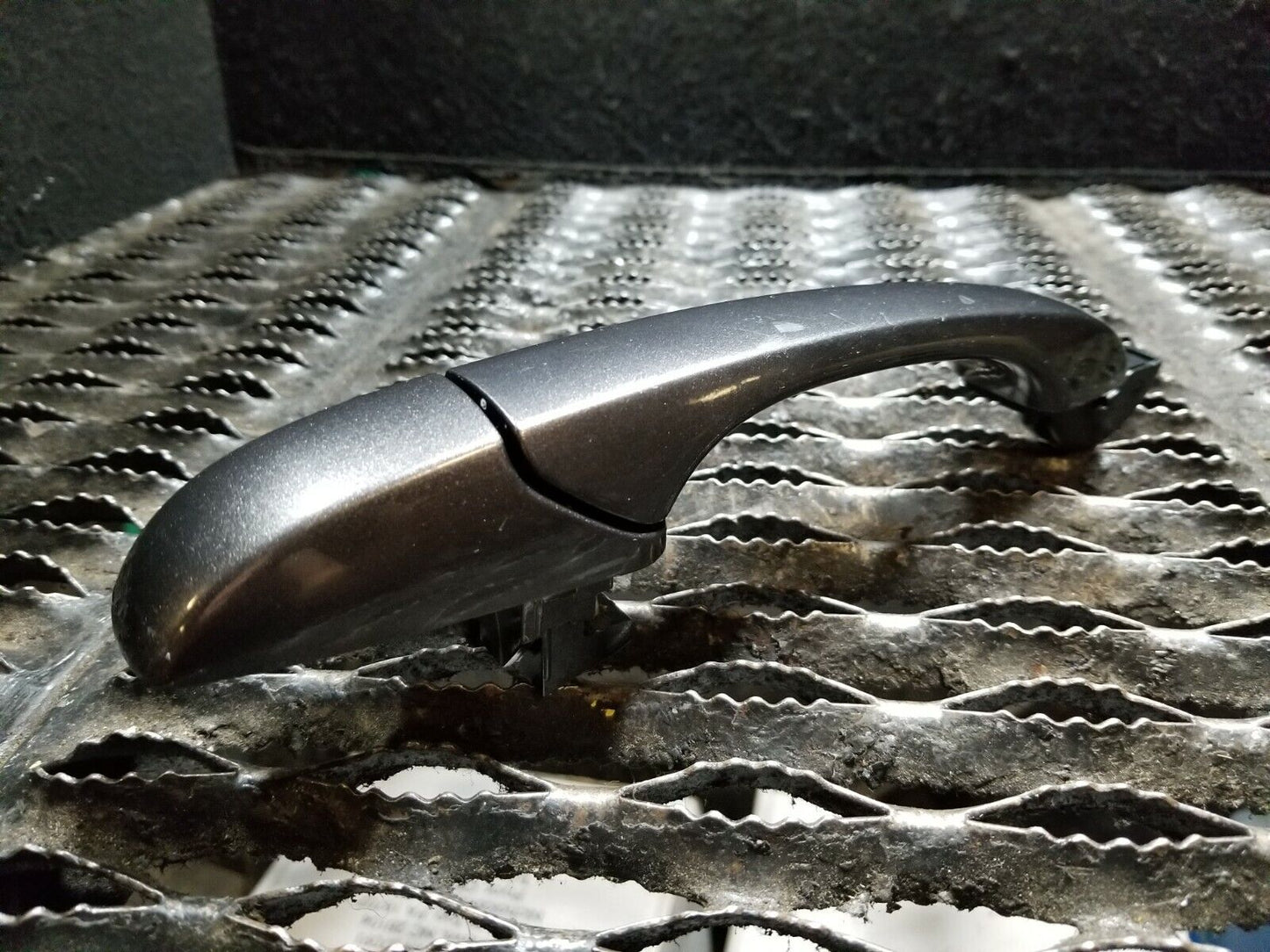 12 13 14 15 16 Jeep Patriot Front Right Pass Door Exterior Door Handle OEM 54k