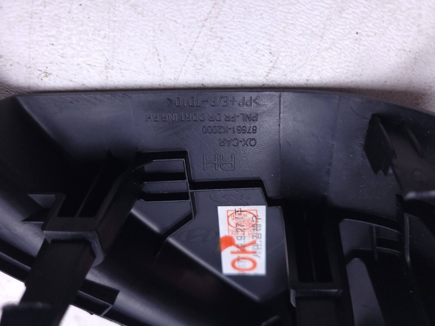 20 21 22 Hyundai Venue Front Door Corner Trim Cover Pair OEM