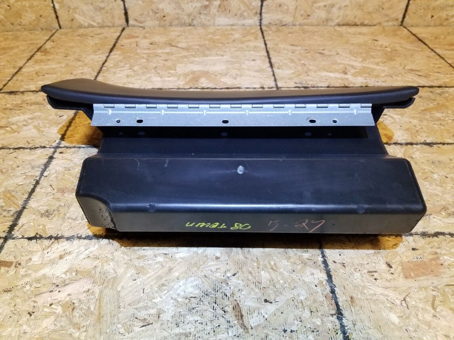 07 08 09 10 11 Lincoln Town Car Glove Box OEM 65k