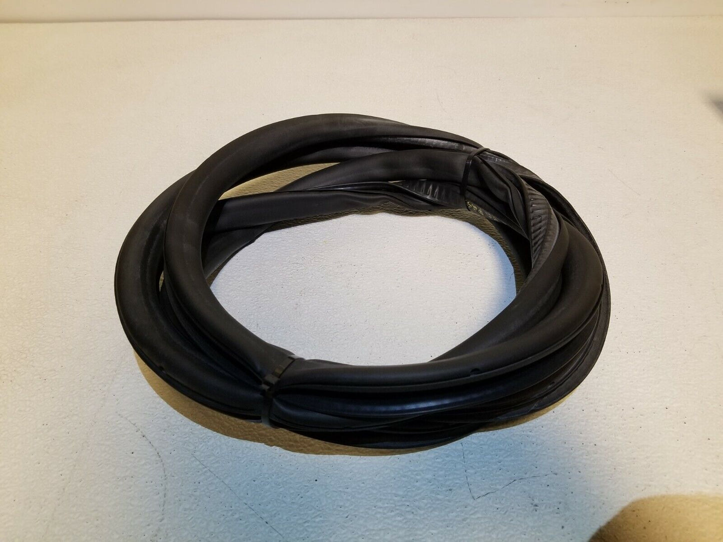 06 07 08 Audi A4 Front Right Passenger Door Weatherstrip Seal OEM 85k Miles