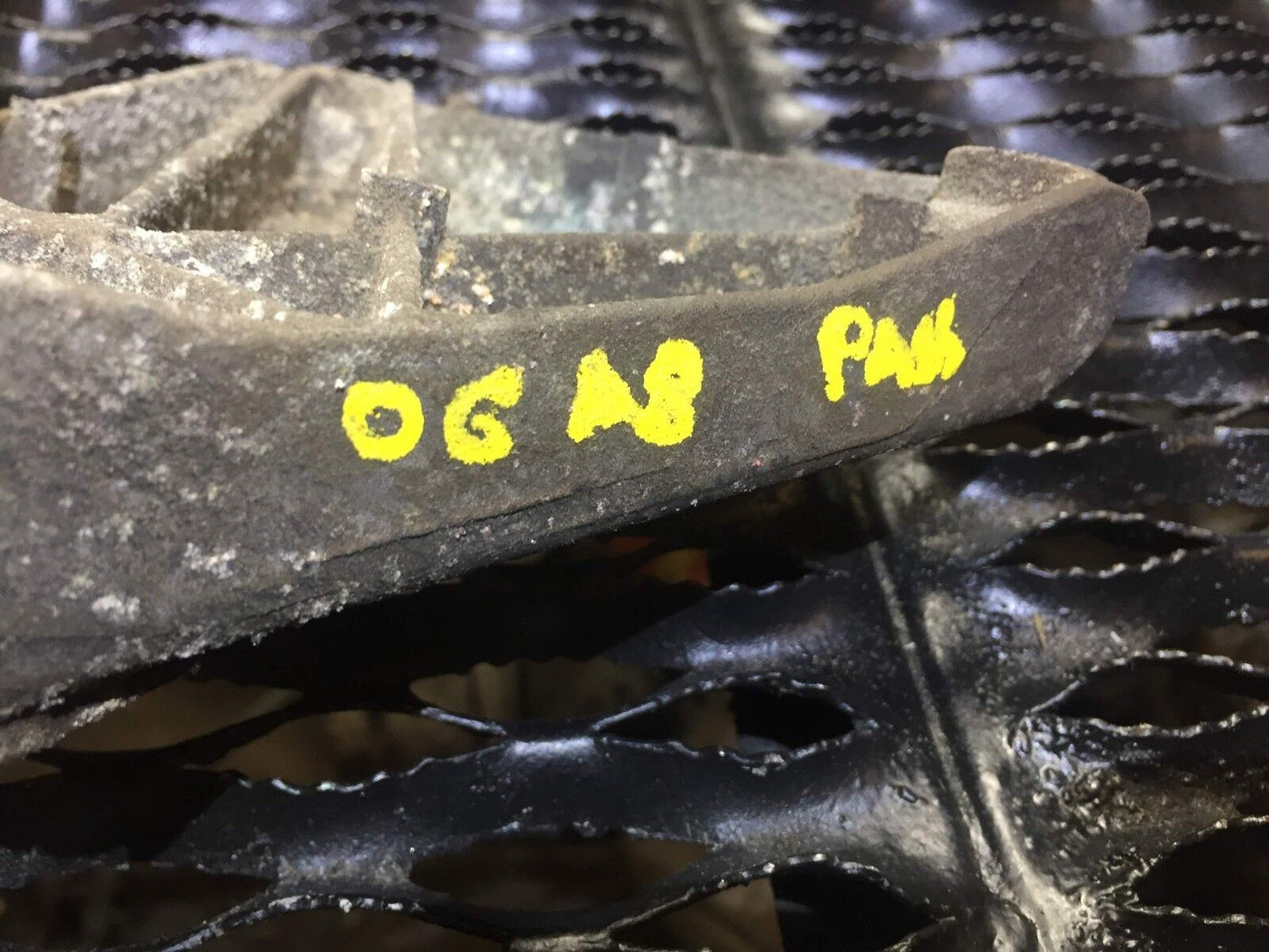 04 05 06 07 Audi A8 D3 4.2l Right Pass Engine Motor Mount Bracket OEM