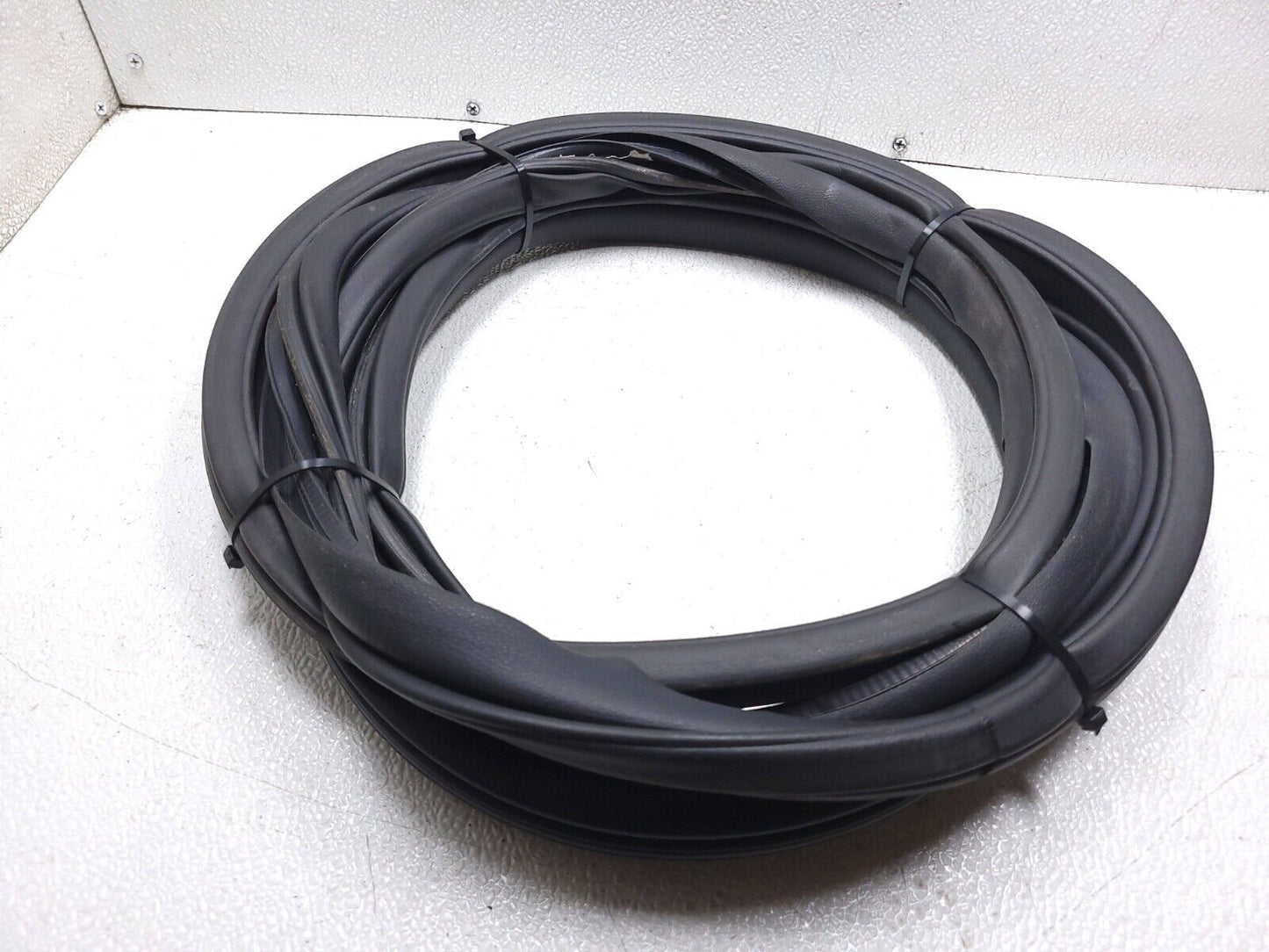 18 19 20 21 22 Honda Odyssey Door Weatherstrip Seal Rear Rigth Pass Side OEM