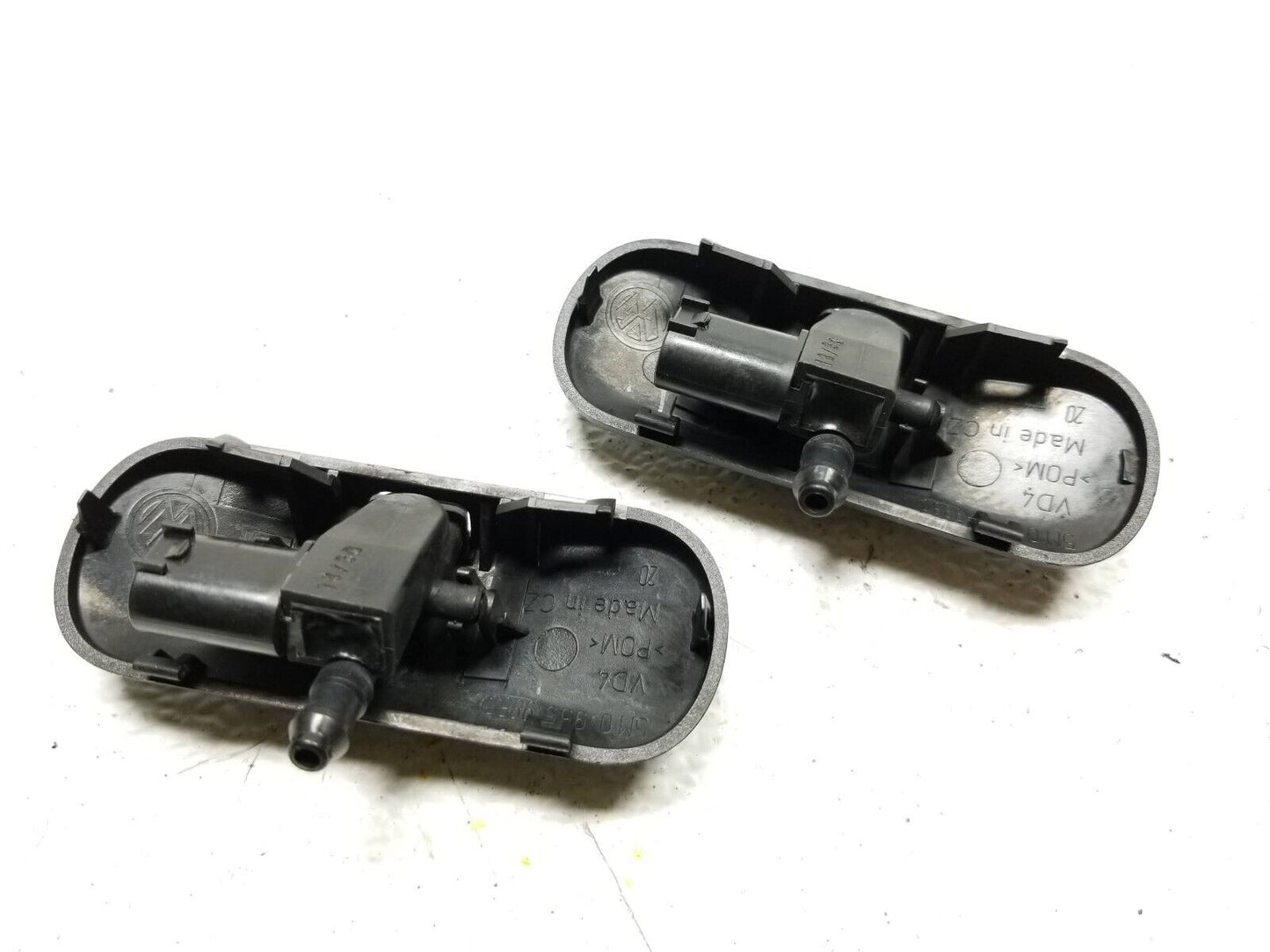 10 11 12 13 14 VW Golf GTI Windshield Washer Nozzle Sray Jet Pair OEM