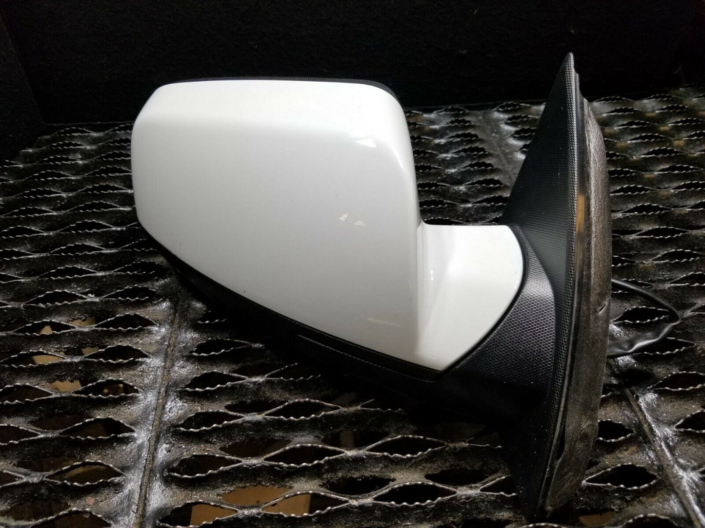 11 2011 GMC Terrain Passenger Right Door Side View Mirror OEM