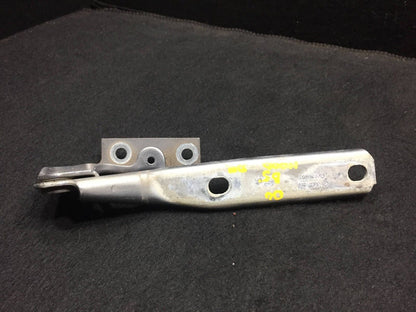 02 03 04 05 Volkswagen Passat Hood Hinge / Left Driver Side OEM D23
