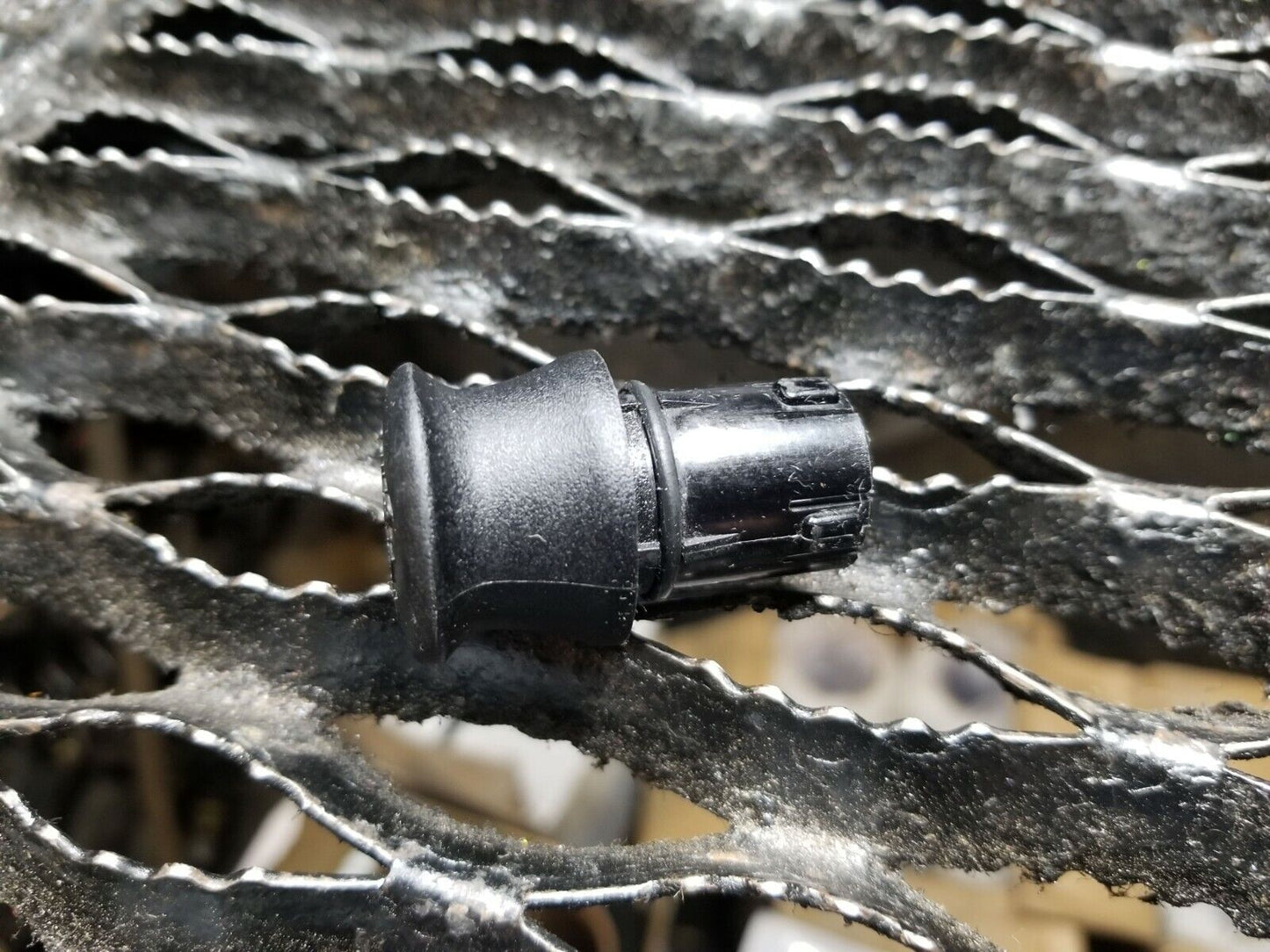 06 07 08 Infiniti Fx35 12v Power Outle Cap OEM