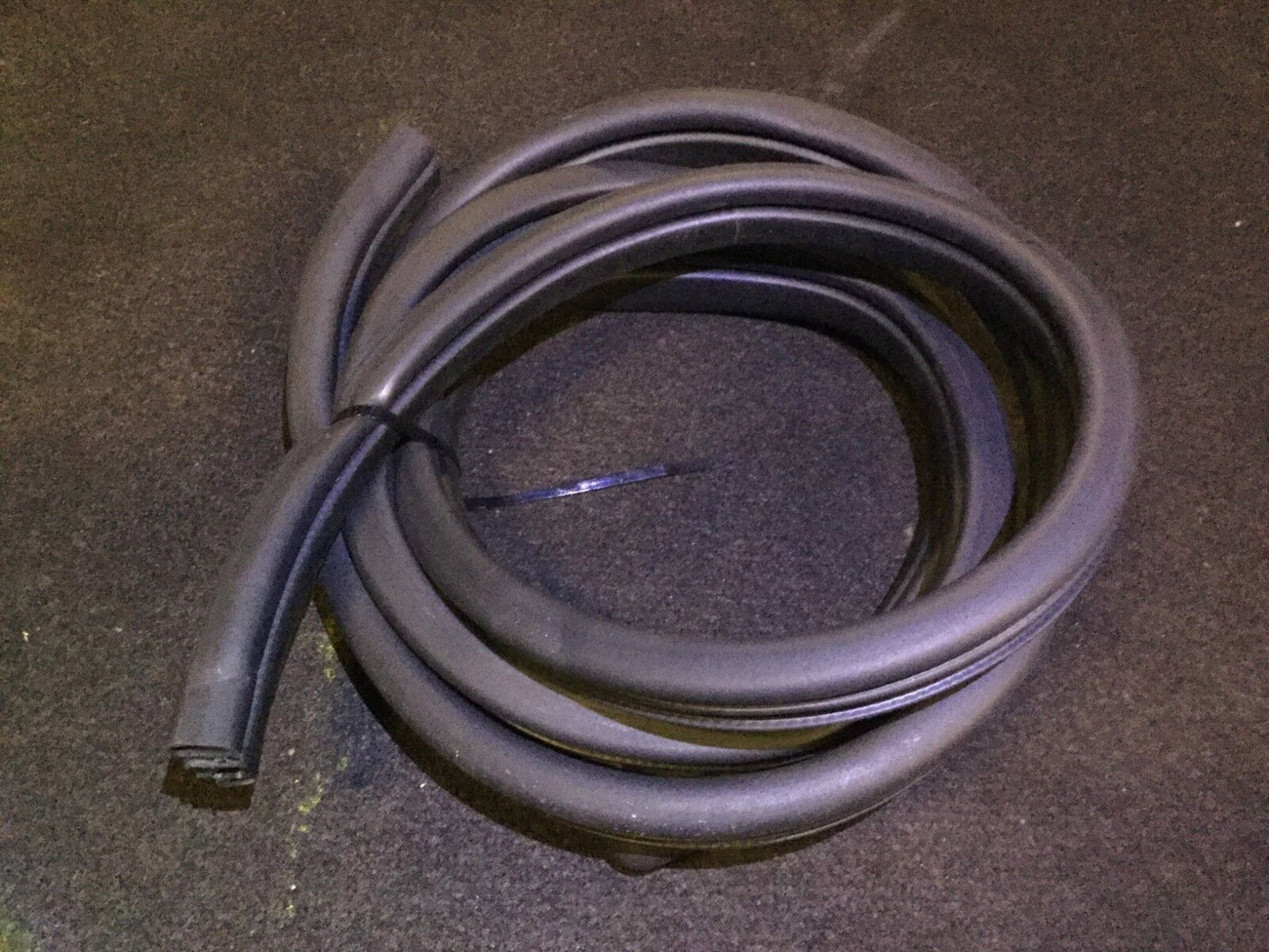 06 07 08 09 10 Hyundai Sonata Rear Right Door Inner Weatherstrip Seal OEM D12
