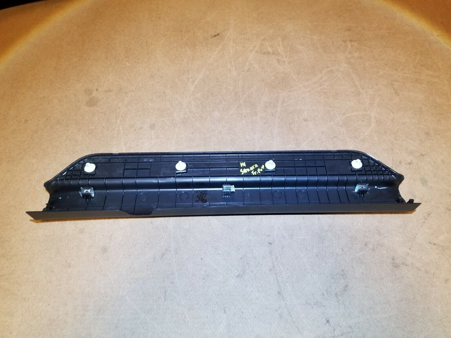 10 11 12 13 14 Hyundai Sonata Front Right Pass Door Scuff Plate Trim OEM 55k