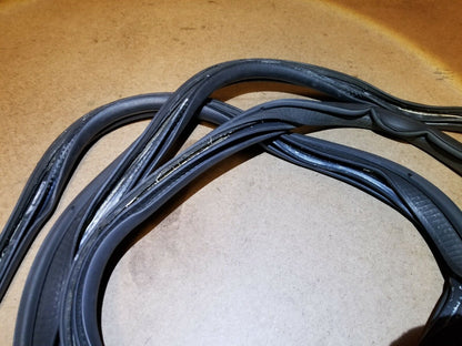 07 08 09 10 Jeep Grand Cherokee Srt8 Trunk Rear Weatherstrip Seal OEM