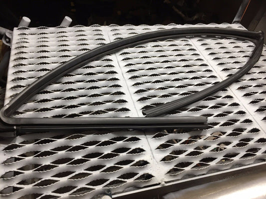 14 15 16 17 Nissan Versa Sdn Front Left Driver Door Glass Seal OEM
