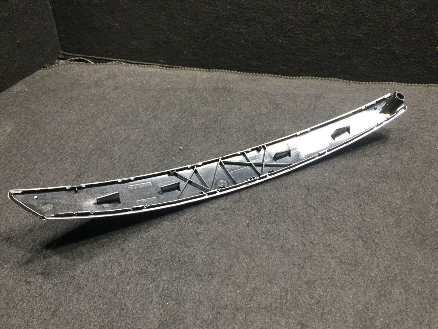 04 05 06 BMW X3 E83 Rear Right Pass Side Door Strip Handle Upper Trim OEM D34