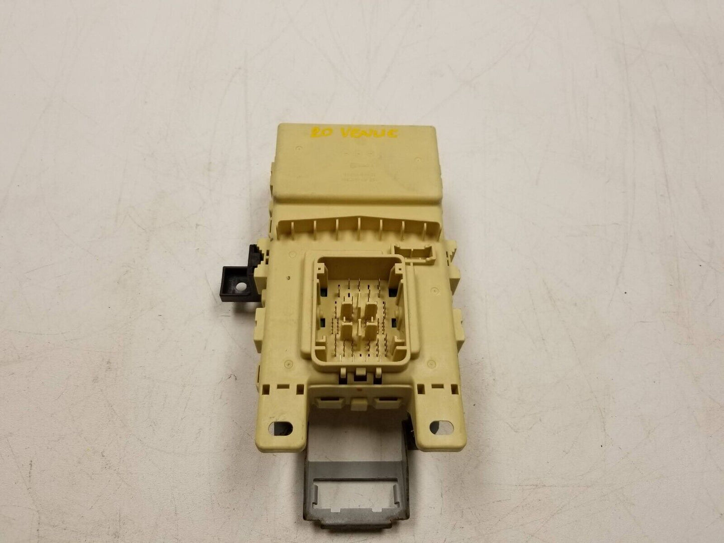 20 21 22 Hyundai Venue Interior Fuse Box 91950-k2250 OEM