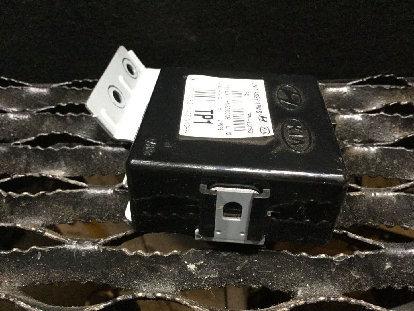 12 13 14 15 16 17 Hyundai Veloster Tpms Tire Pressure Monitor System Module OEM