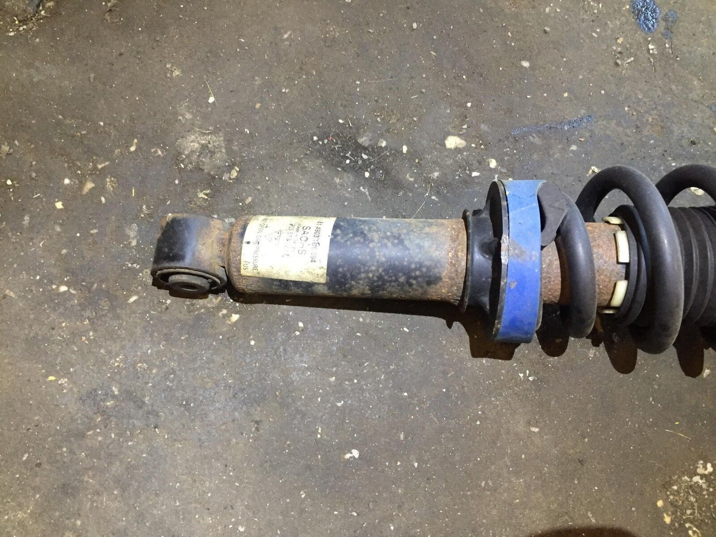 04 05 06 Porsche Cayenne 955 3.2l Rear Right Pass Side Shock Strut Absorber OEM